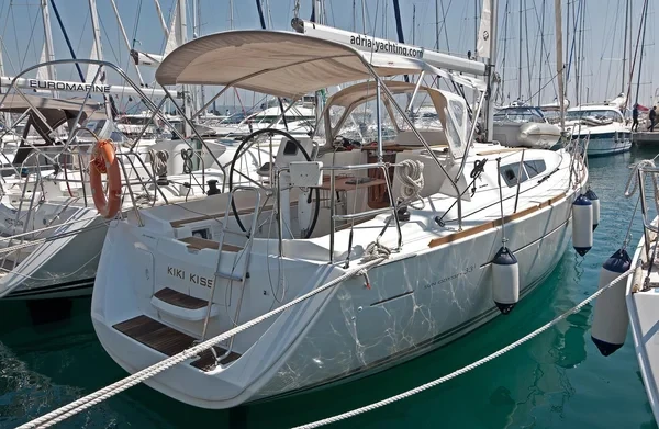 Sun Odyssey 33i - Boatscribe.com
