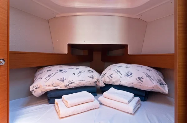 Sun Odyssey 33i - Boatscribe.com