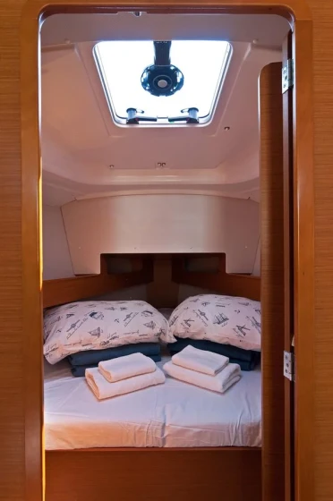 Sun Odyssey 33i - Boatscribe.com