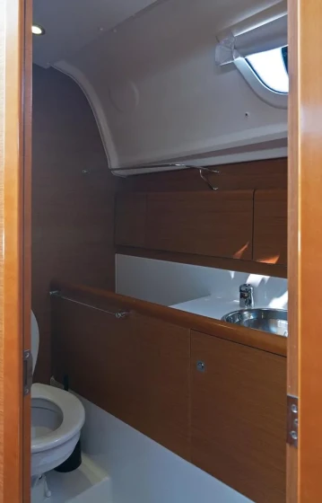 Sun Odyssey 33i - Boatscribe.com