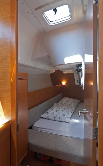 Sun Odyssey 33i - Boatscribe.com