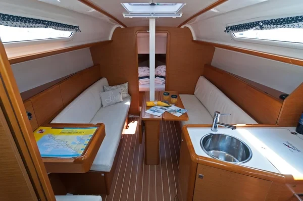 Sun Odyssey 33i - Boatscribe.com
