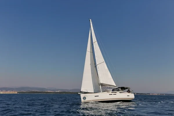 Sun Odyssey 409 - Boatscribe.com
