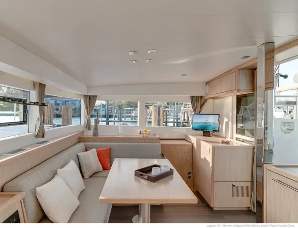 Lagoon 39  - Boatscribe.com