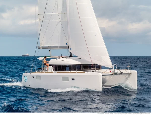 Lagoon 39  - Boatscribe.com