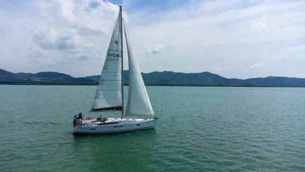 Sun Odyssey 469 - Boatscribe.com