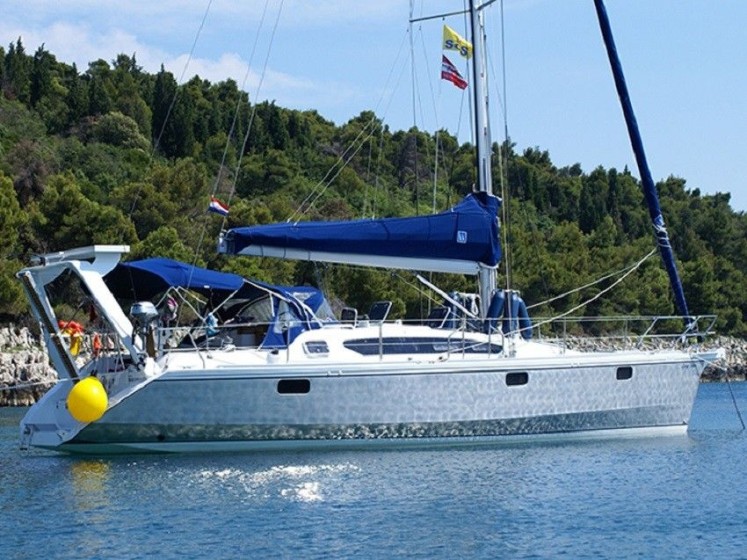 Ovni 395 - Boatscribe.com