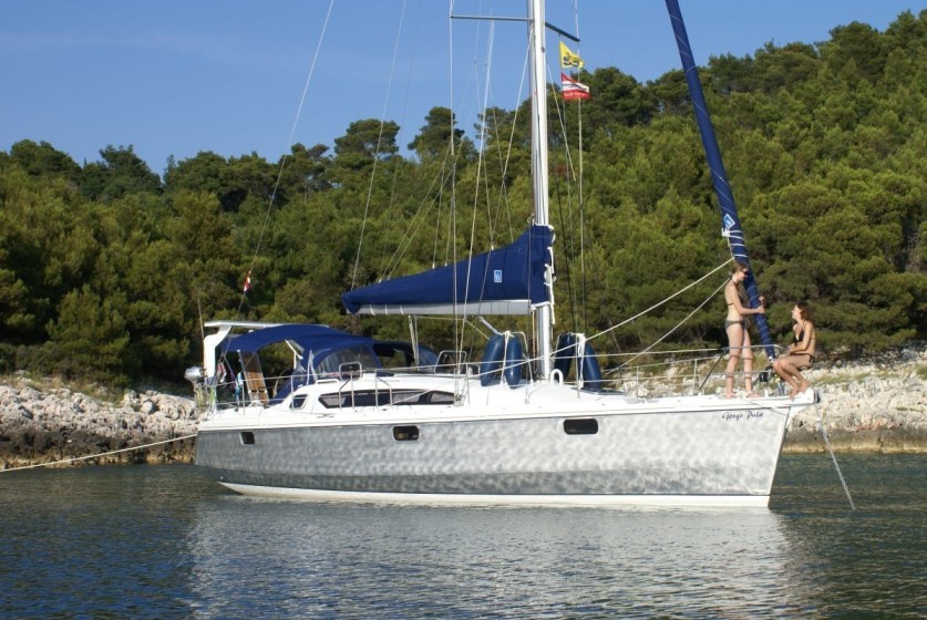 Ovni 395 - Boatscribe.com
