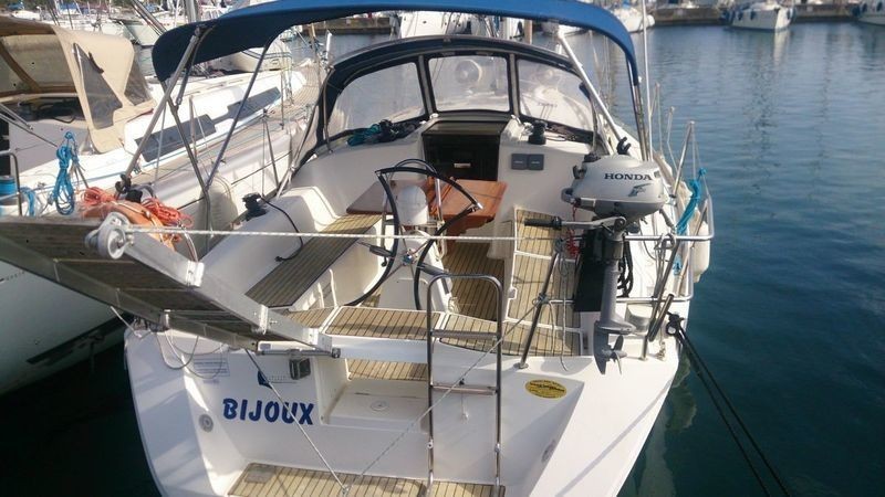 Dufour 325 - Boatscribe.com