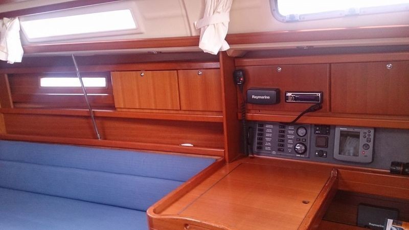 Dufour 325 - Boatscribe.com
