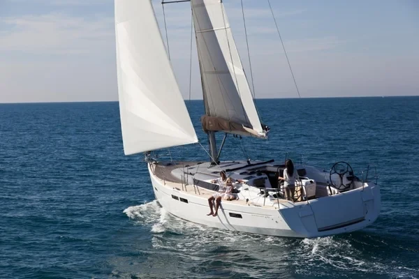 Sun Odyssey 479 - Boatscribe.com