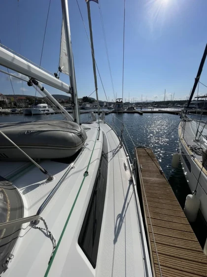 Bavaria 37 Cruiser - Boatscribe.com