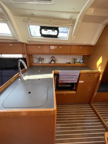 Bavaria 37 Cruiser - Boatscribe.com