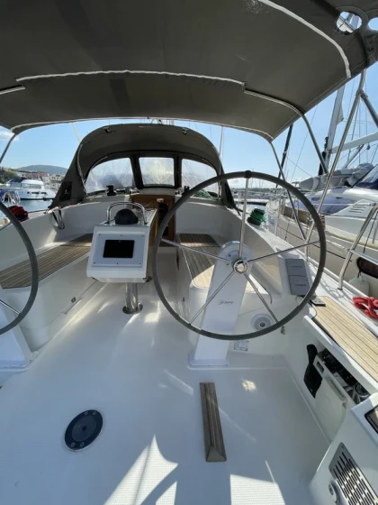 Bavaria 37 Cruiser - Boatscribe.com