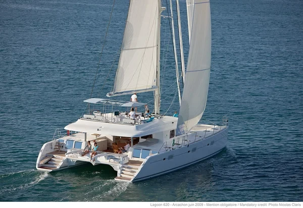 Lagoon 620 - Boatscribe.com