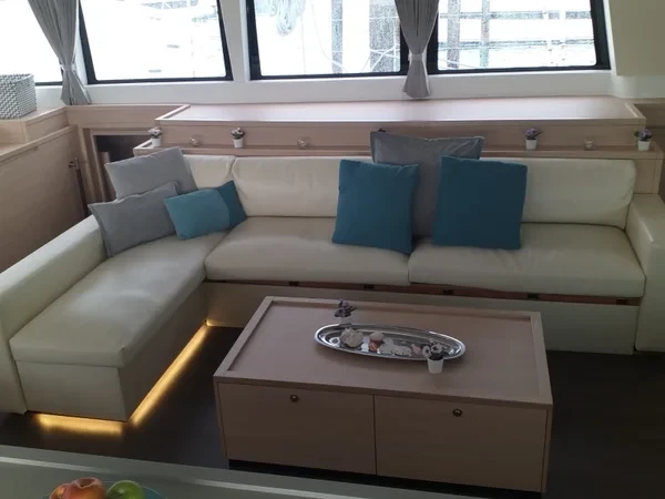 Lagoon 620 - Boatscribe.com