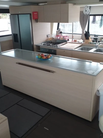 Lagoon 620 - Boatscribe.com