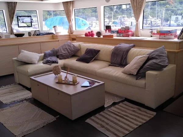 Lagoon 620 - Boatscribe.com