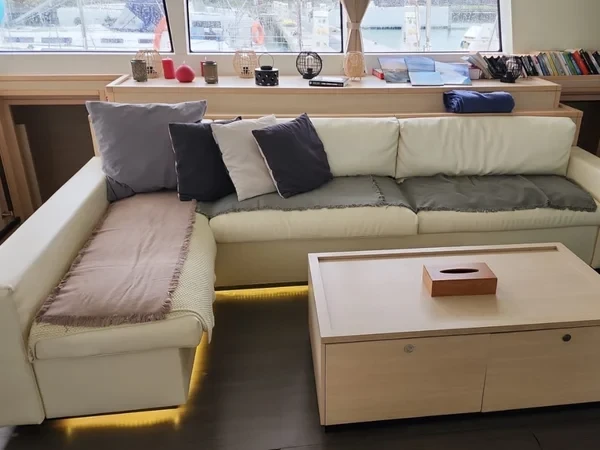 Lagoon 620 - Boatscribe.com