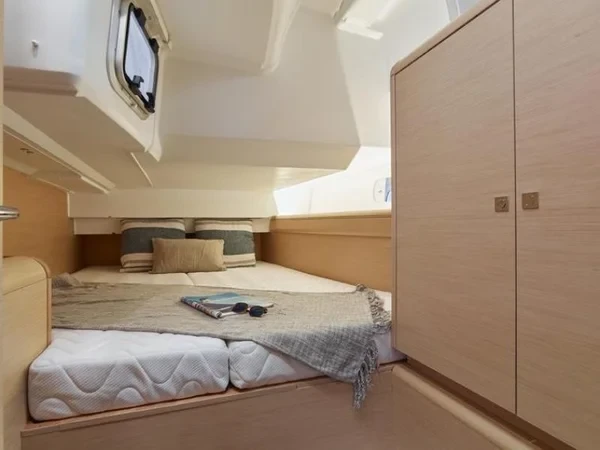 Sun Odyssey 449 - Boatscribe.com