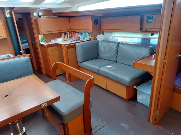 Dufour 520 GL - Boatscribe.com