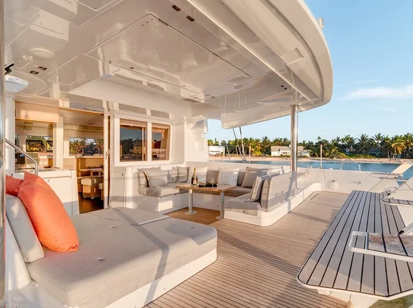Lagoon 52 F - Boatscribe.com