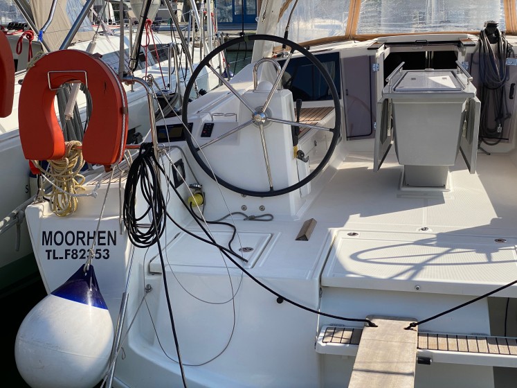 Oceanis 41.1 - Boatscribe.com