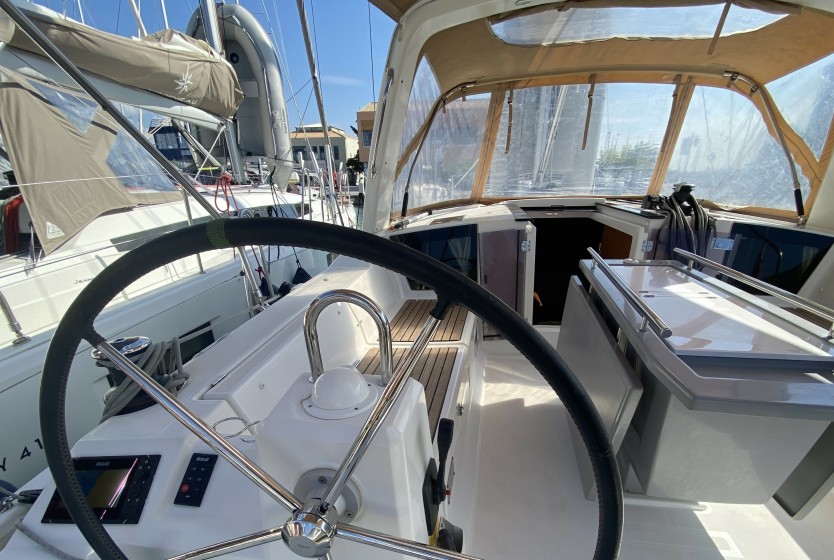 Oceanis 41.1 - Boatscribe.com