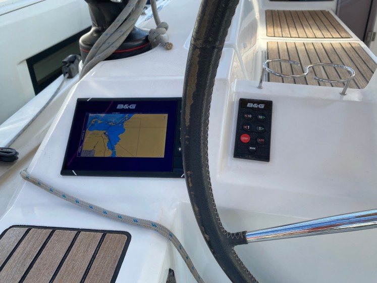 Oceanis 41.1 - Boatscribe.com
