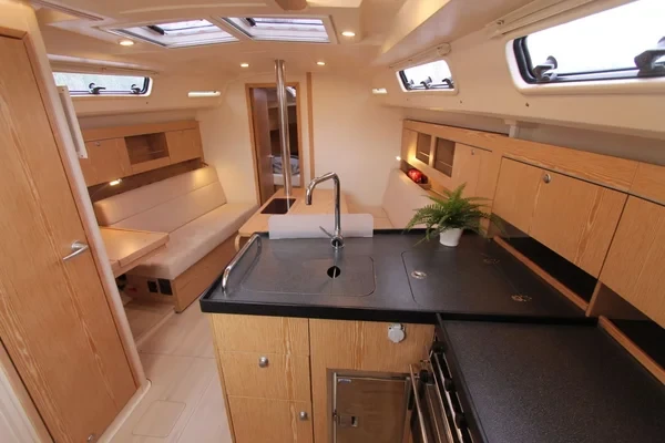 Hanse 345 - Boatscribe.com