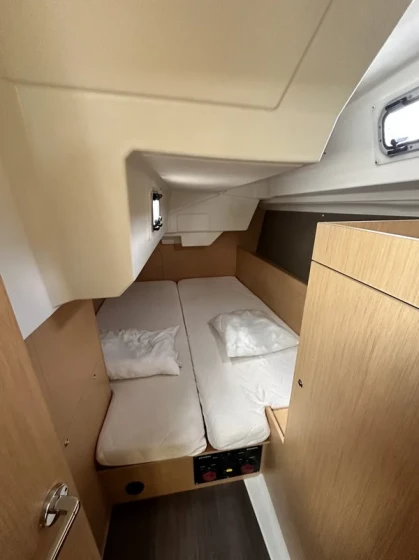 Oceanis 38.1 - Boatscribe.com