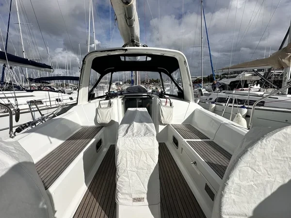 Oceanis 38.1 - Boatscribe.com