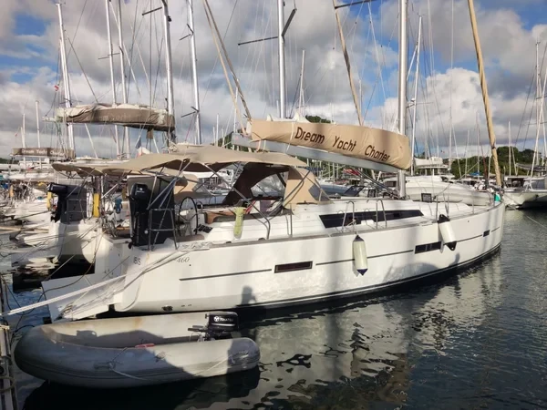 Dufour 460 GL - Boatscribe.com