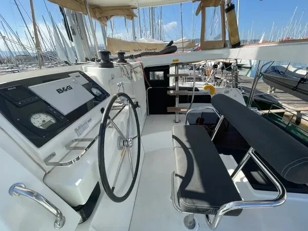 Lagoon 42 - Boatscribe.com