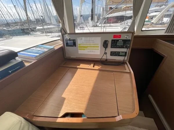 Lagoon 42 - Boatscribe.com