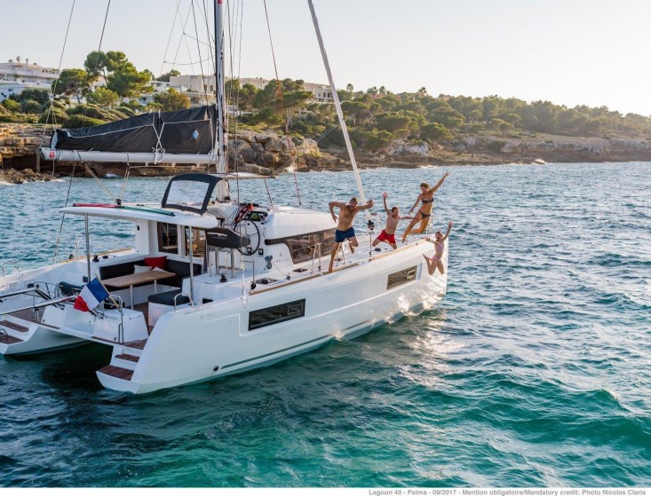 Lagoon 40 - Boatscribe.com