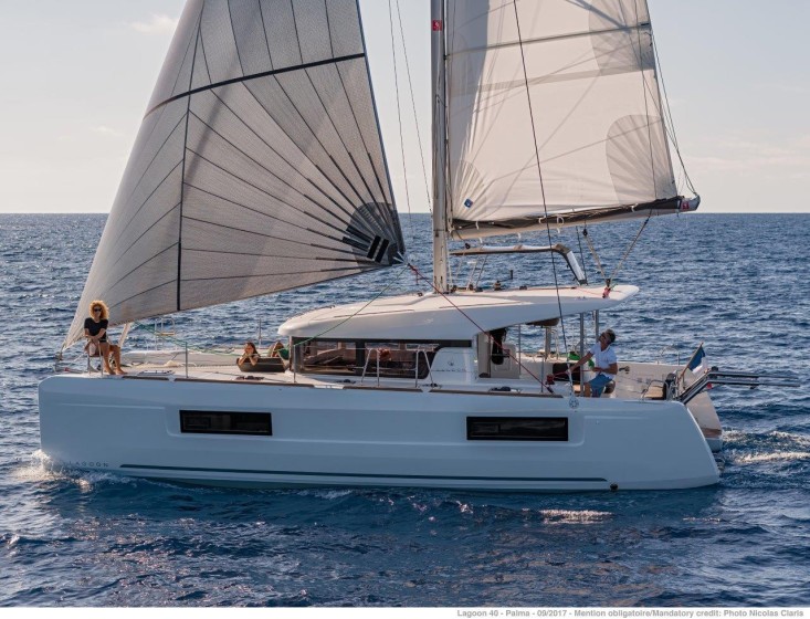 Lagoon 40 - Boatscribe.com