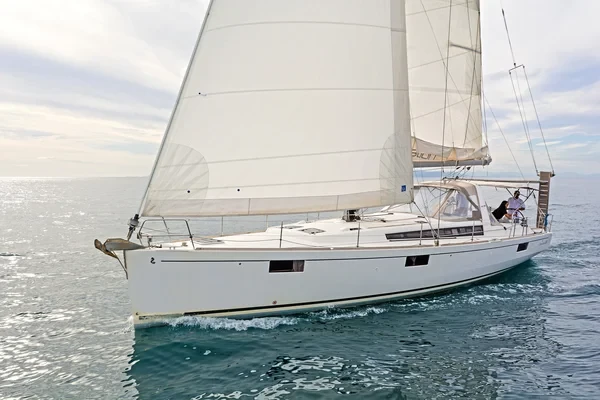 Oceanis 48 - Boatscribe.com