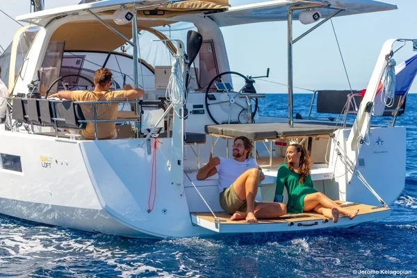 Sun Loft 47 - Boatscribe.com
