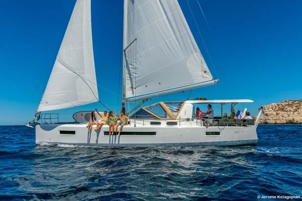 Sun Loft 47 - Boatscribe.com