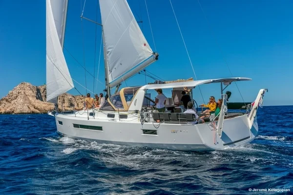 Sun Loft 47 - Boatscribe.com