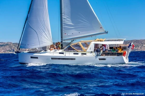 Sun Loft 47 - Boatscribe.com