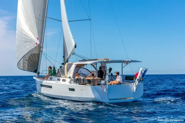Sun Loft 47 - Boatscribe.com