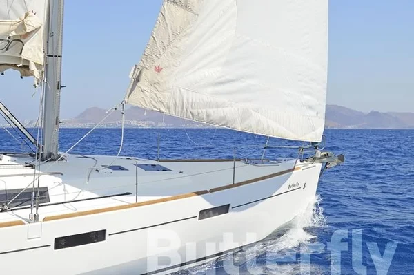 Oceanis 45 - Boatscribe.com
