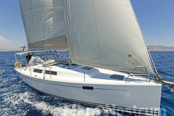 Hanse 385 - Boatscribe.com
