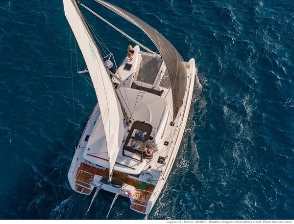 Lagoon 40 - Boatscribe.com
