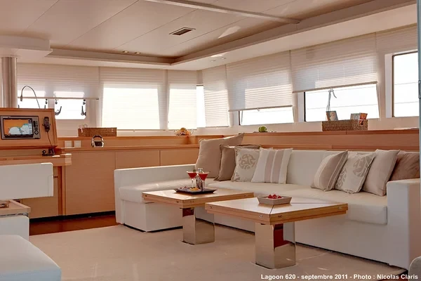 Lagoon 620 - Boatscribe.com