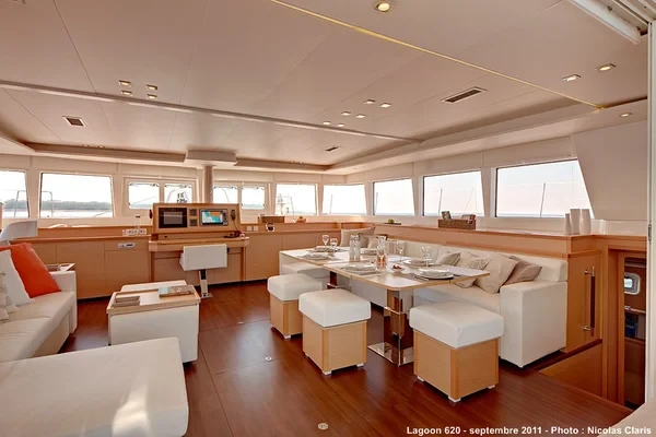 Lagoon 620 - Boatscribe.com