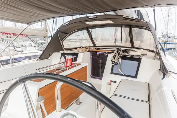 Dufour 460 GL - Boatscribe.com