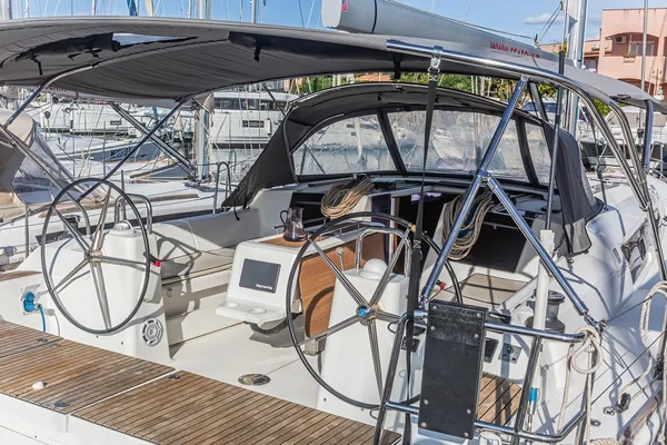 Dufour 460 GL - Boatscribe.com